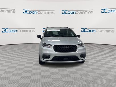 New 2026 Chrysler Pacifica Limited w/ S Appearance Package