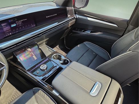 Certified 2025 Cadillac Escalade Premium Luxury w/ Touring Package AWD/4WD image 9
