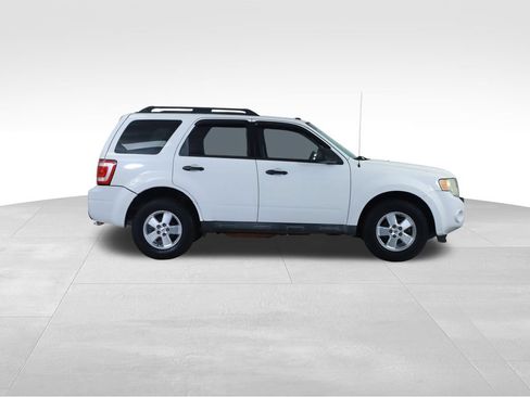 Used 2010 Ford Escape XLT AWD/4WD image 12