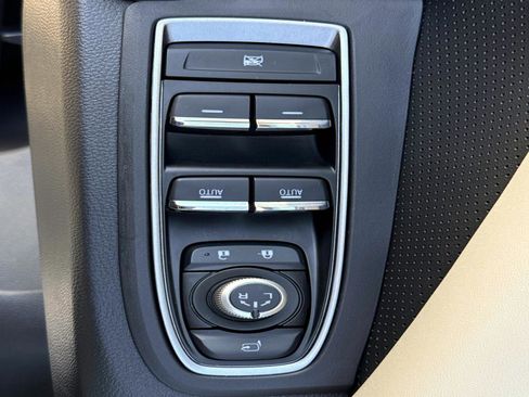 Certified 2025 Subaru Ascent Limited w/ Popular Package #1 image 21