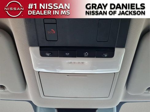 Used 2025 Nissan Rogue SV FWD image 21