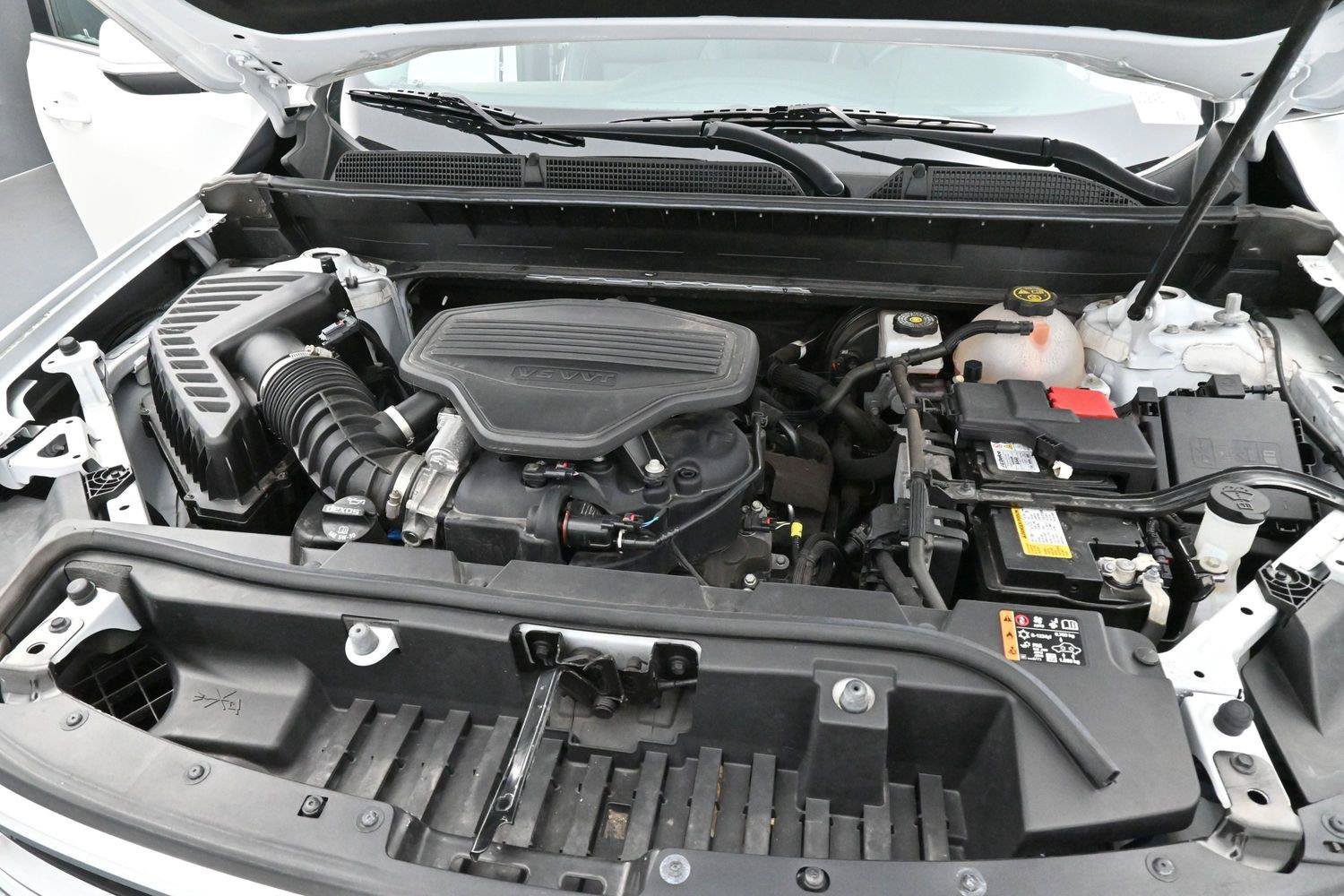 Used 2023 GMC Acadia SLT w/ LPO, Floor Liner Package AWD/4WD image 33