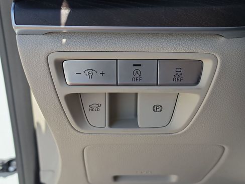 Used 2023 Genesis G80 2.5T w/ Advanced Package image 33