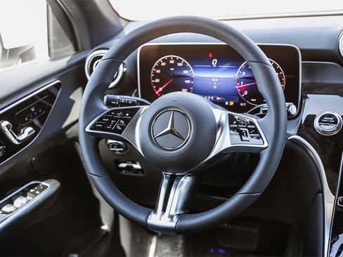 New 2025 Mercedes-Benz GLC 300 image 13