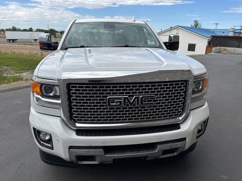 Used 2015 GMC Sierra 2500 Denali w/ Duramax Plus Package AWD/4WD image 2