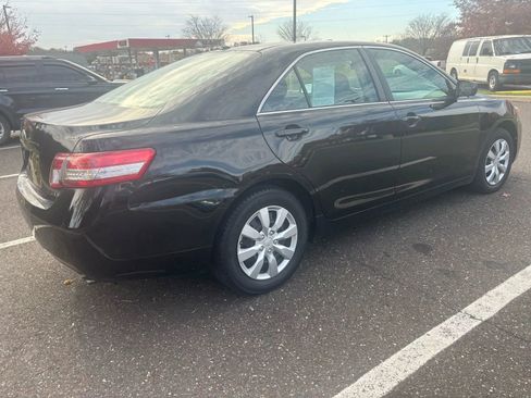 Used 2011 Toyota Camry LE image 8