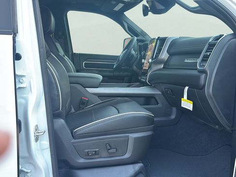 New 2026 RAM 2500 Laramie w/ Night Edition AWD/4WD image 10