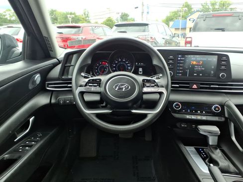 Used 2023 Hyundai Elantra SEL w/ Cargo Package FWD image 13