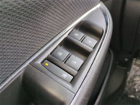 Used 2017 Chevrolet Cruze LS image 27