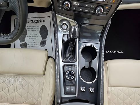 Used 2021 Nissan Maxima Platinum image 19