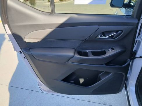 Used 2023 Chevrolet Traverse High Country image 14