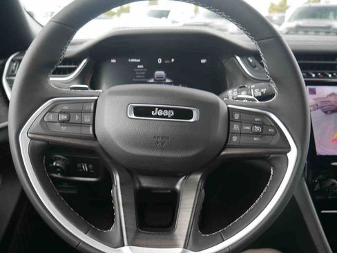 New 2025 Jeep Grand Cherokee Limited image 42