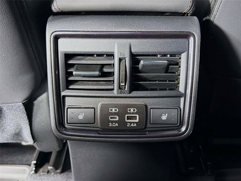 Used 2025 Subaru Forester Touring AWD/4WD image 27