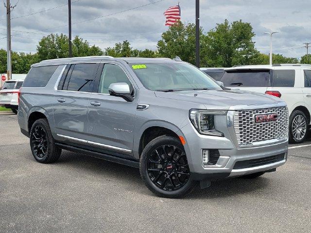 Used 2023 GMC Yukon XL Denali AWD/4WD image 31