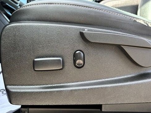 Used 2015 Chevrolet Colorado Z71 image 13