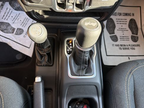 Used 2025 Jeep Wrangler Unlimited Sahara AWD/4WD image 22