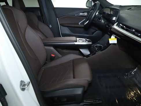 Certified 2025 BMW X2 xDrive28i w/ Premium Package image 36