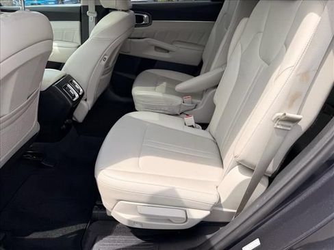 Used 2022 Kia Sorento SX FWD image 11
