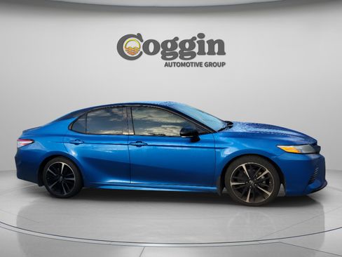 Used 2020 Toyota Camry XSE image 7