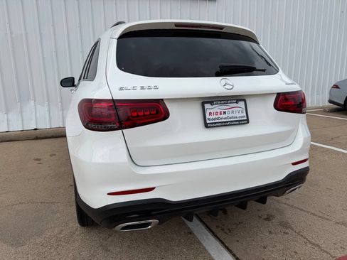 Used 2022 Mercedes-Benz GLC 300 4MATIC w/ AMG Line image 5