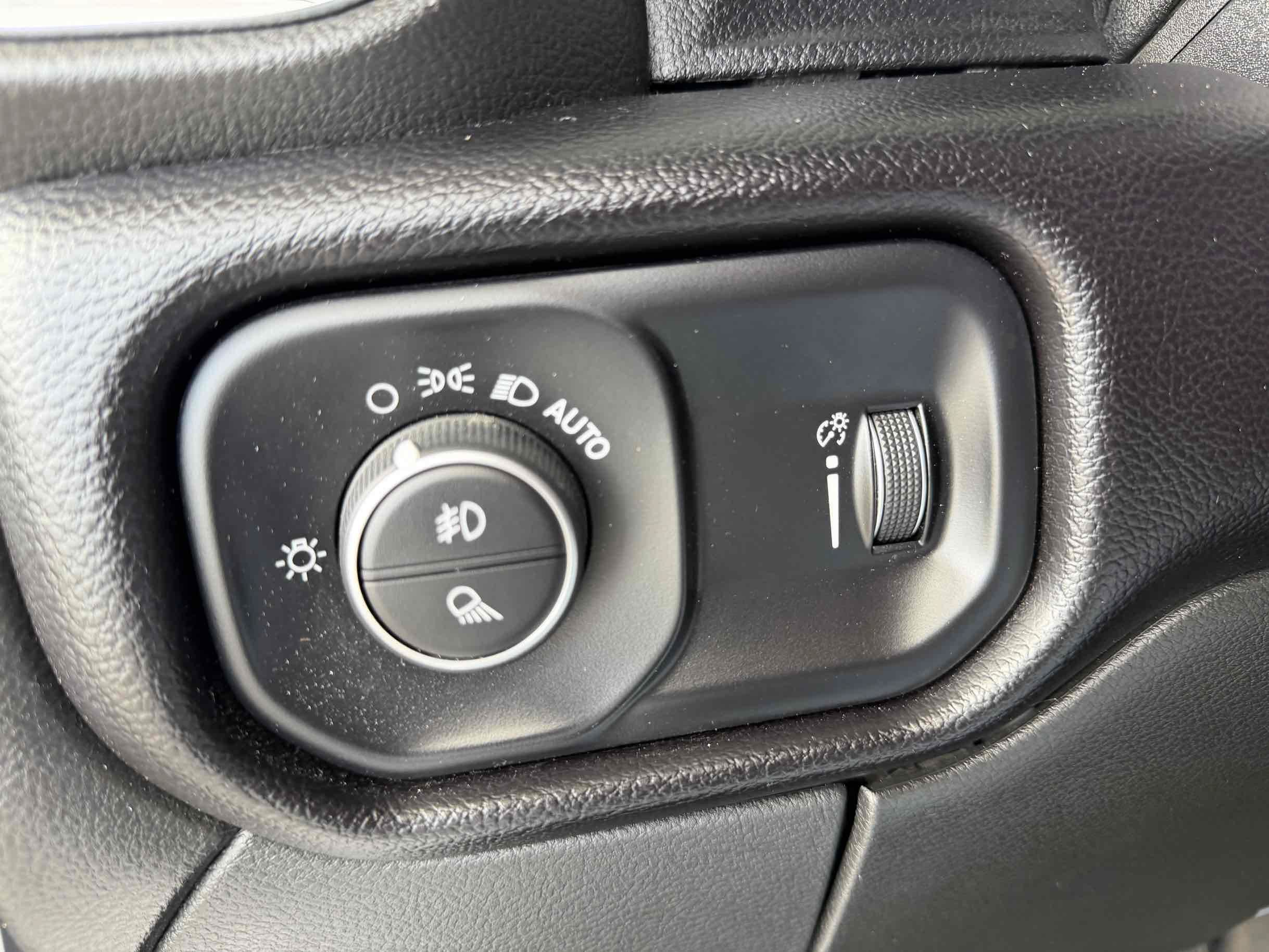 Used 2025 RAM 2500 Big Horn AWD/4WD image 18