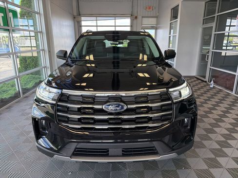 New 2026 Ford Explorer Active w/ Active Comfort Package AWD/4WD image 2