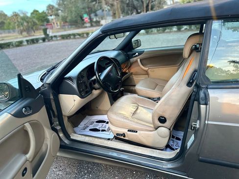 Used 2002 Saab 9-3 SE image 6