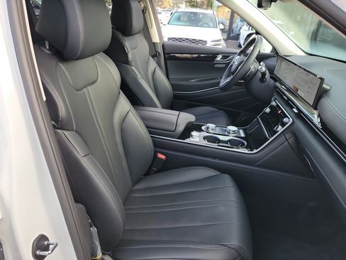 Certified 2026 Genesis GV80 2.5T AWD/4WD image 18