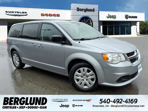 Used 2018 Dodge Grand Caravan SE w/ UConnect Hands-Free Group FWD image 1