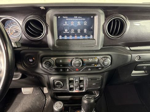 Used 2021 Jeep Wrangler Unlimited Sport AWD/4WD image 29
