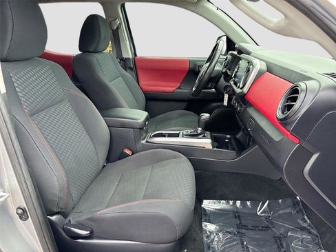 Used 2021 Toyota Tacoma SR5 w/ SR5 Appearance Package (SM) image 25