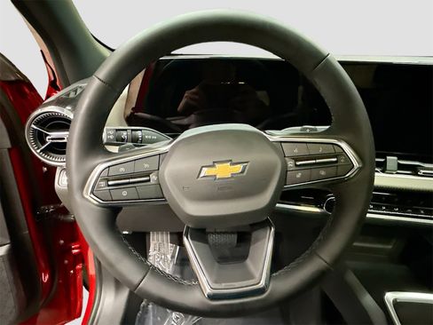 New 2026 Chevrolet Equinox LT w/ Convenience Package II image 11