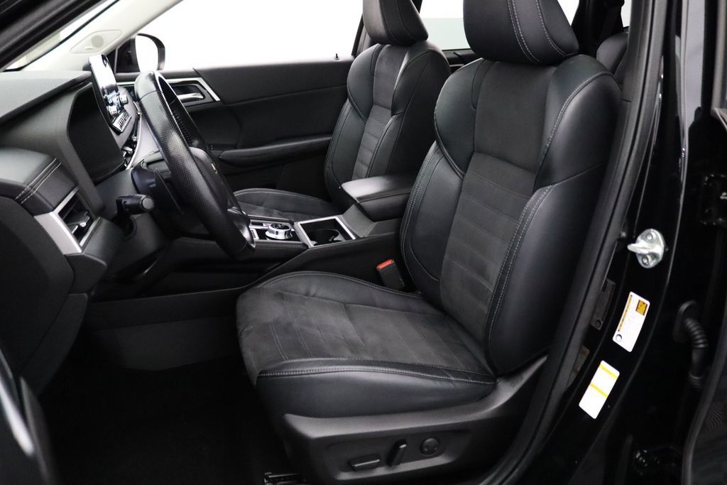 Used 2022 Mitsubishi Outlander SE FWD image 13