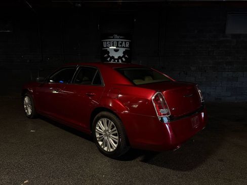 Used 2013 Chrysler 300 AWD w/ Driver Convenience Group image 4