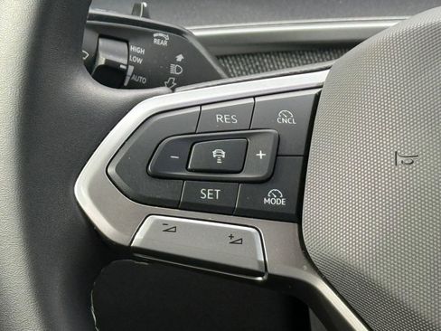 Used 2025 Volkswagen Tiguan S image 15