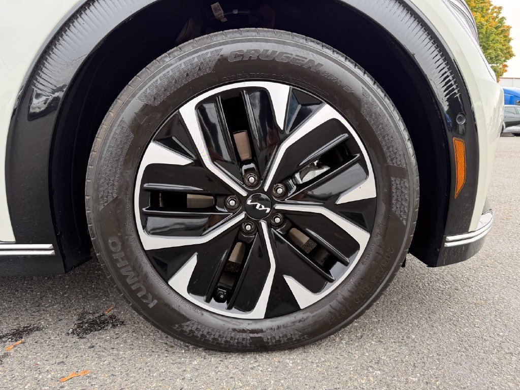 Certified 2023 Kia EV6 Wind w/ Wind Technology Package AWD/4WD image 9
