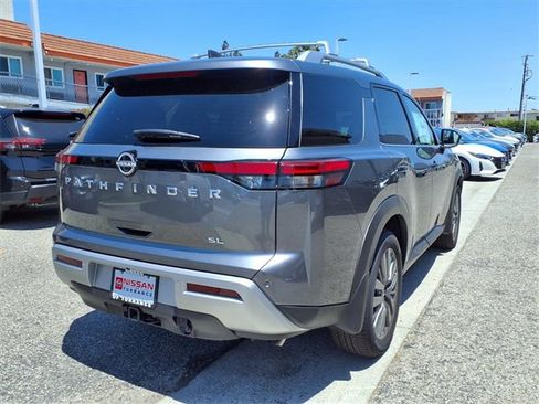 New 2025 Nissan Pathfinder SL image 8
