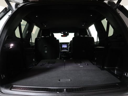 Used 2023 Jeep Grand Cherokee L Laredo image 9