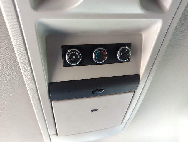 Used 2016 Chrysler Town & Country Touring w/ Driver Convenience Group FWD image 22