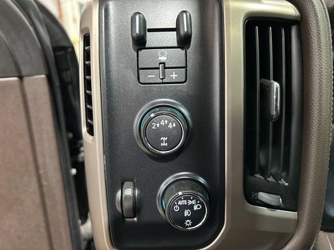 Used 2017 GMC Sierra 2500 Denali AWD/4WD image 20