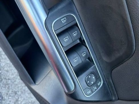 Used 2022 Mercedes-Benz GLA 250 4MATIC w/ Premium Package Lite image 18