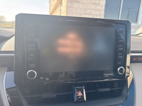 Used 2022 Toyota Corolla LE image 14