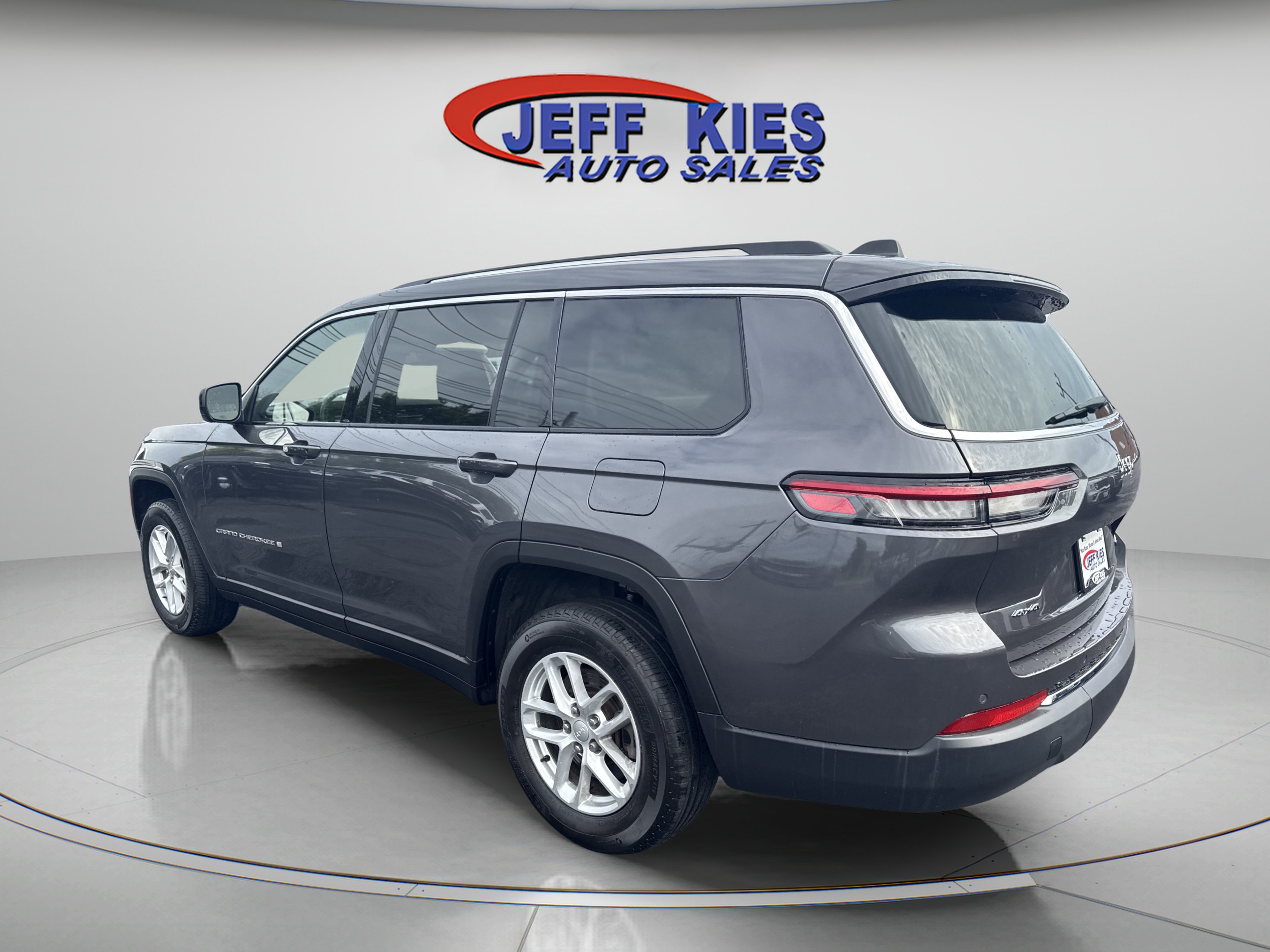 Used 2023 Jeep Grand Cherokee L Laredo w/ Luxury Tech Group I AWD/4WD image 10