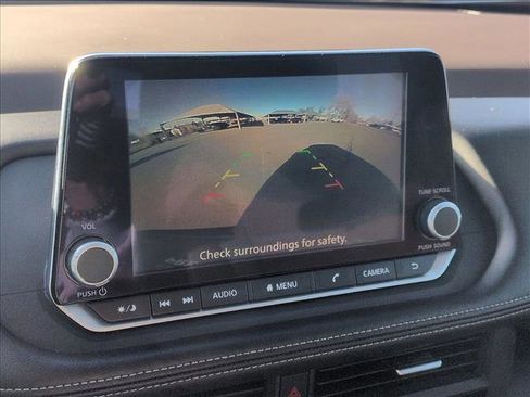 Used 2023 Nissan Rogue S image 14