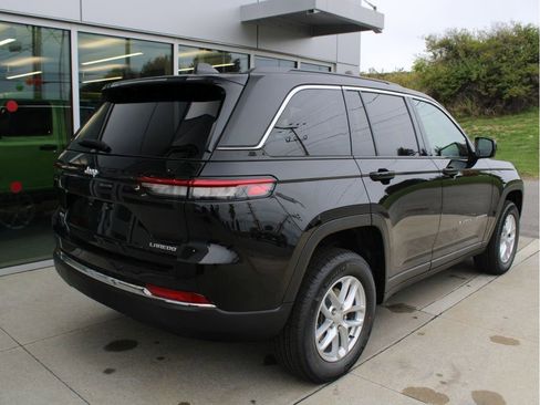 New 2025 Jeep Grand Cherokee Laredo X w/ Luxury Tech Group I image 8