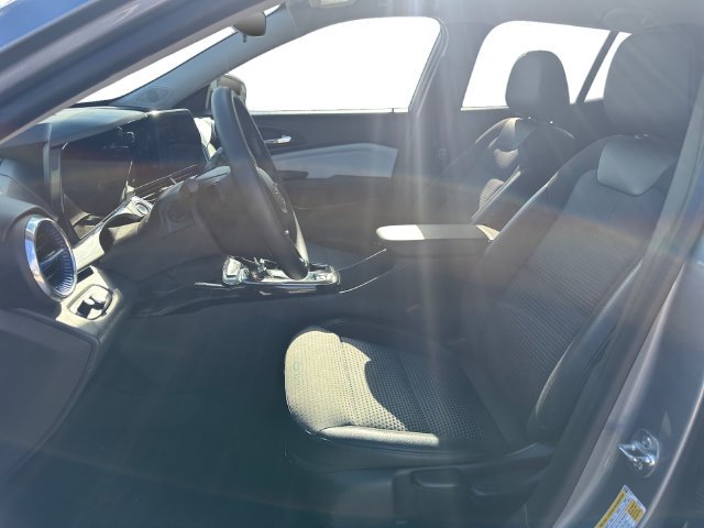 Used 2025 Chevrolet Trax LT FWD image 9