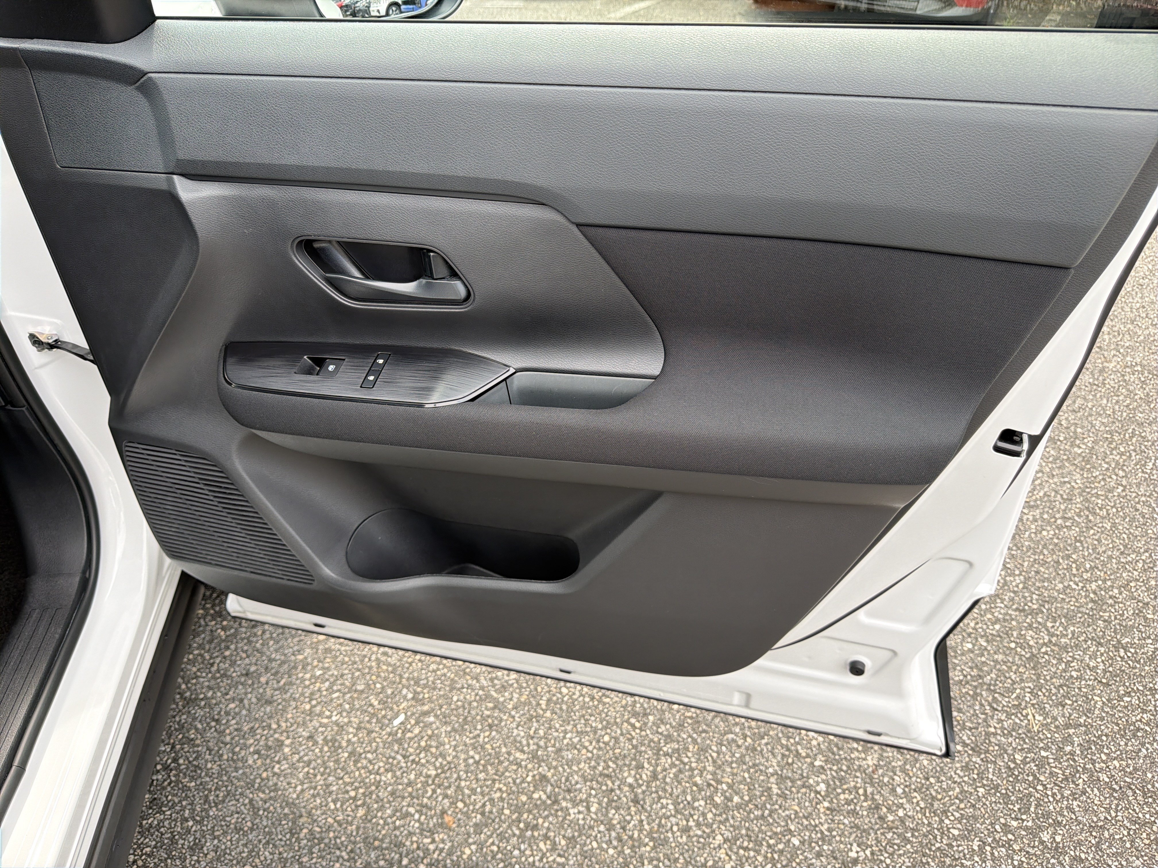 Used 2025 Nissan Kicks S FWD image 14
