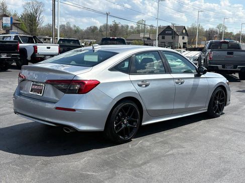 Used 2024 Honda Civic Sport image 3