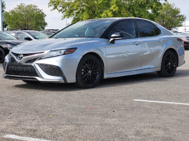 Used 2022 Toyota Camry XSE w/ Navigation Package FWD image 2