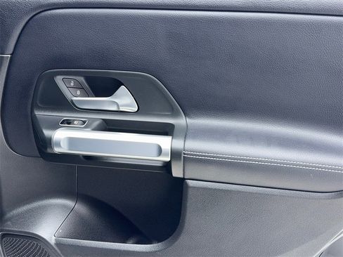 Used 2020 Mercedes-Benz GLB 250 w/ Premium Package image 52